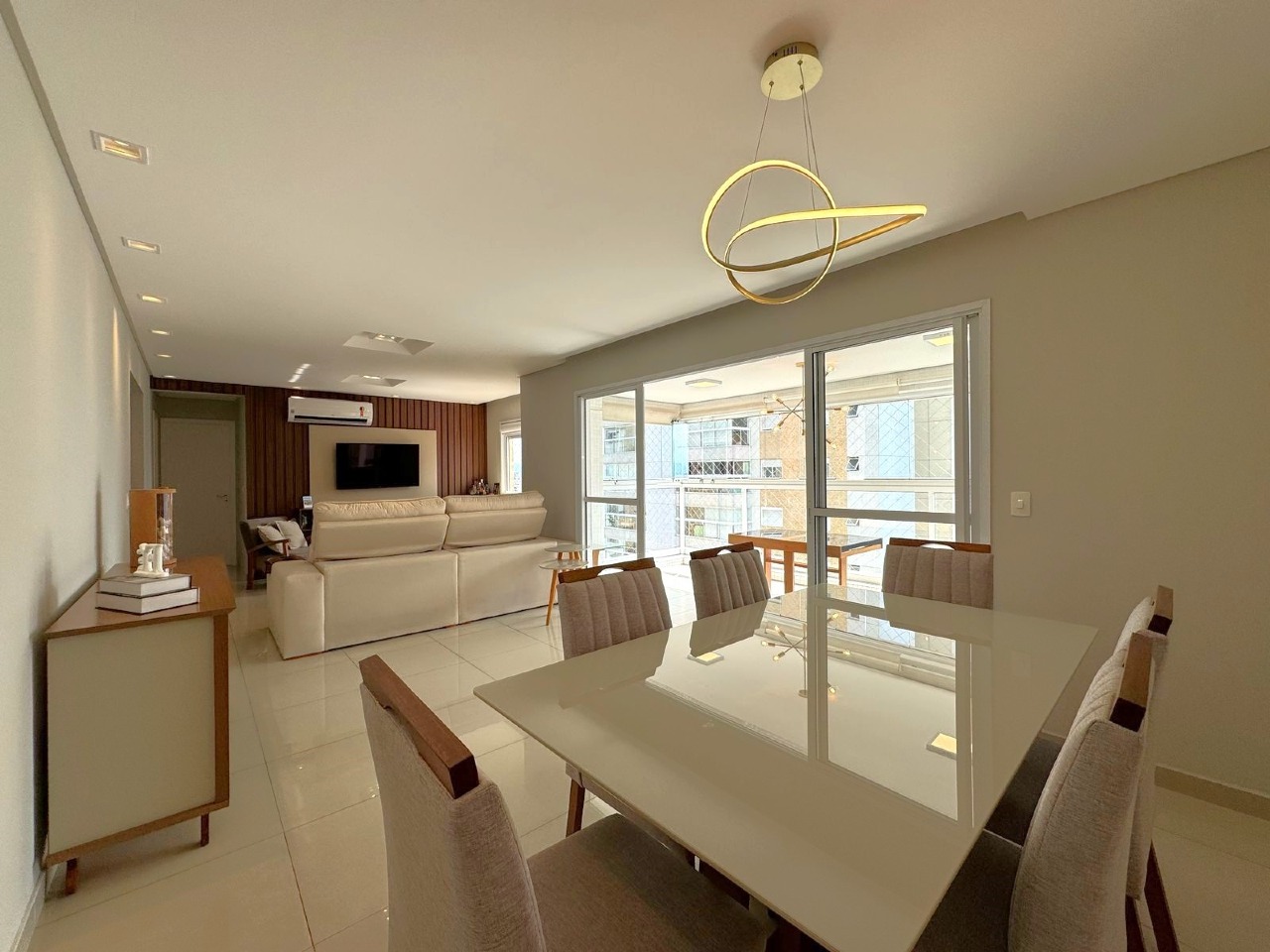 Apartamento à venda no Ponta da Praia: 