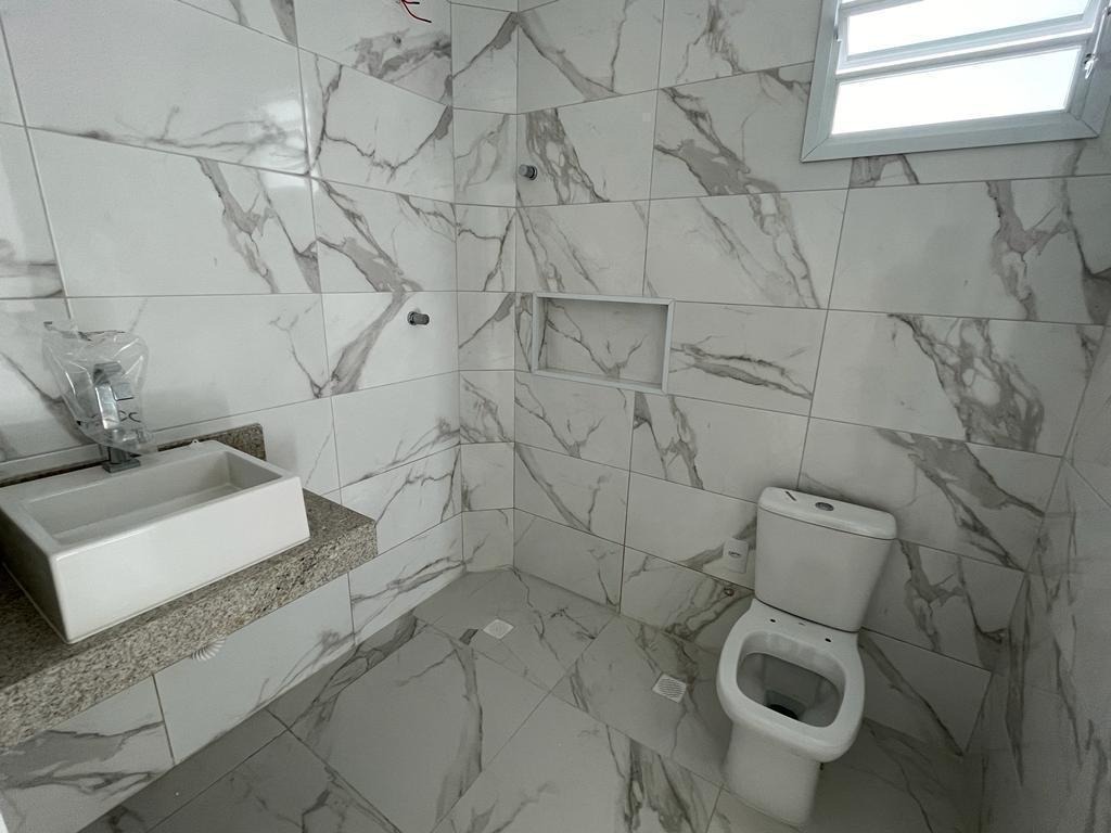 Casa à venda no Embaré: 