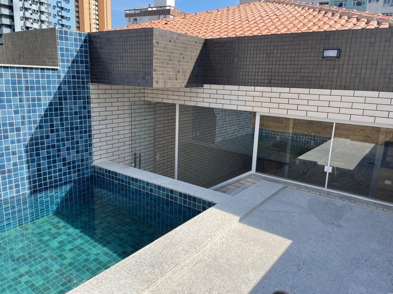 Casa à venda no Embaré: 