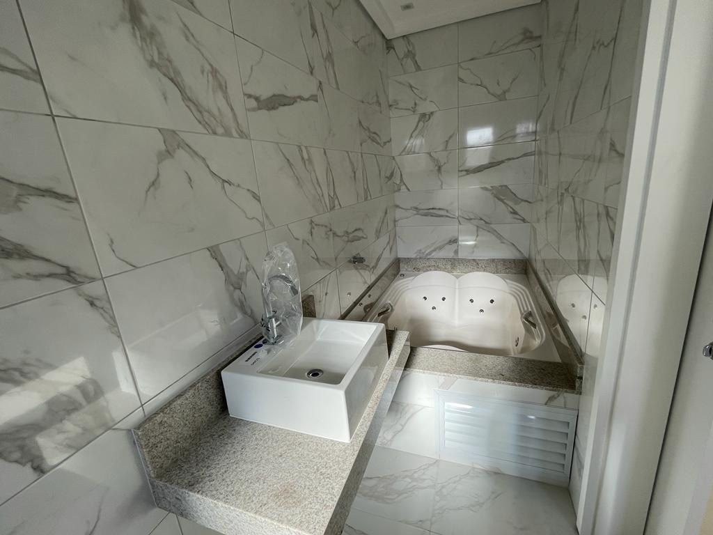 Casa à venda no Embaré: 