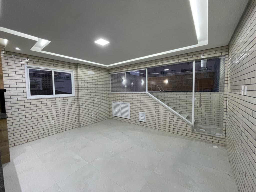 Casa à venda no Embaré: 