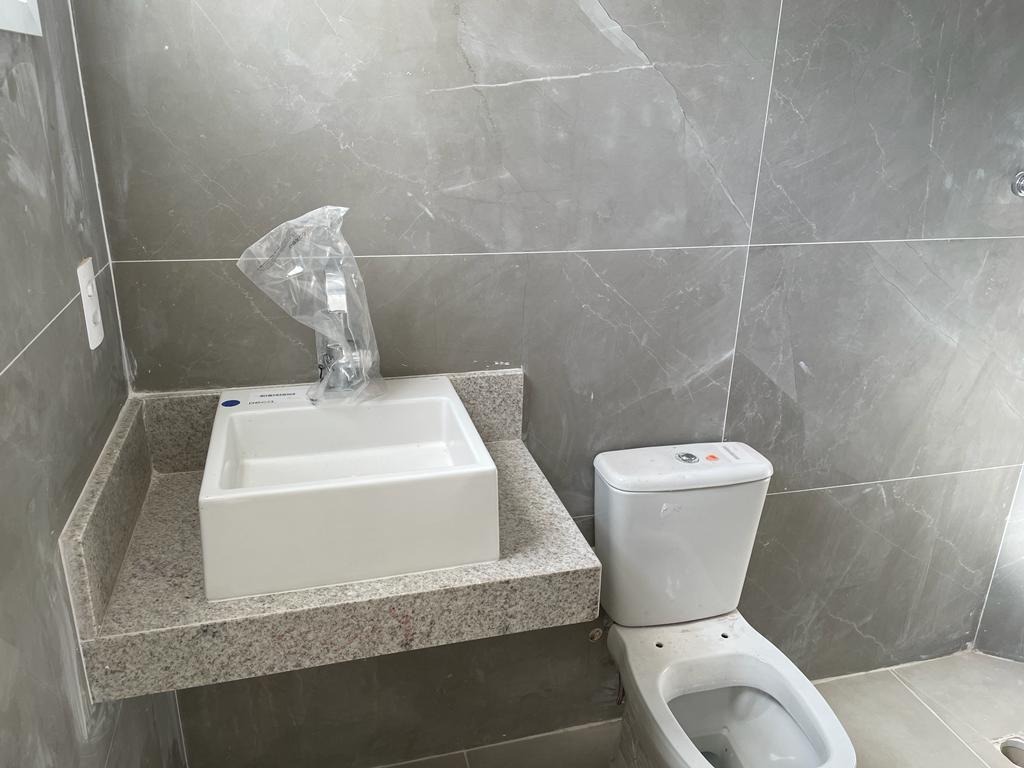 Casa à venda no Embaré: 