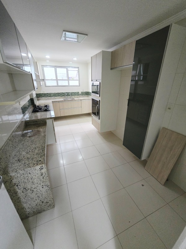 Apartamento à venda no Ponta da Praia: 