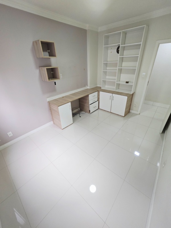 Apartamento à venda no Ponta da Praia: 