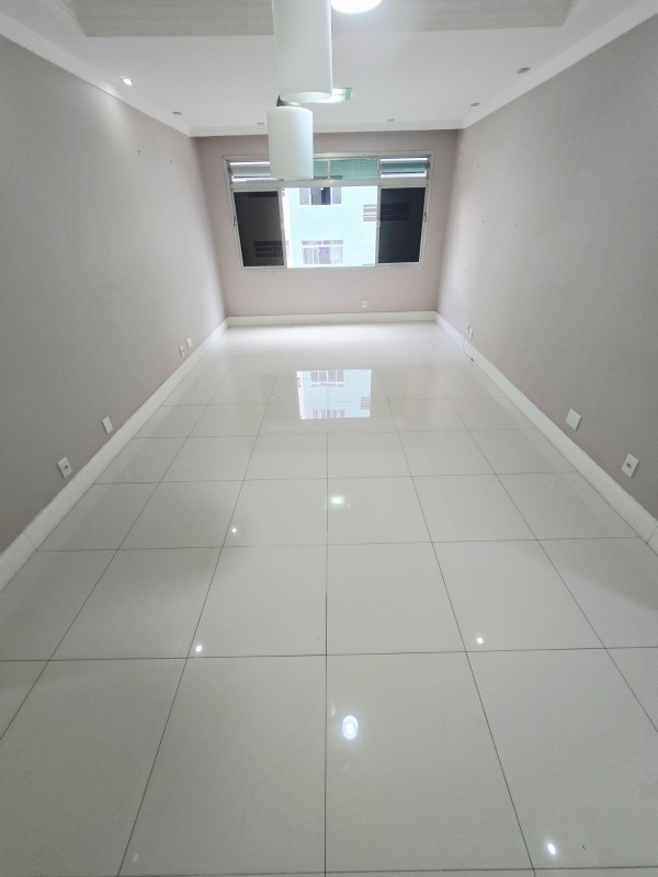 Apartamento à venda no Ponta da Praia: 