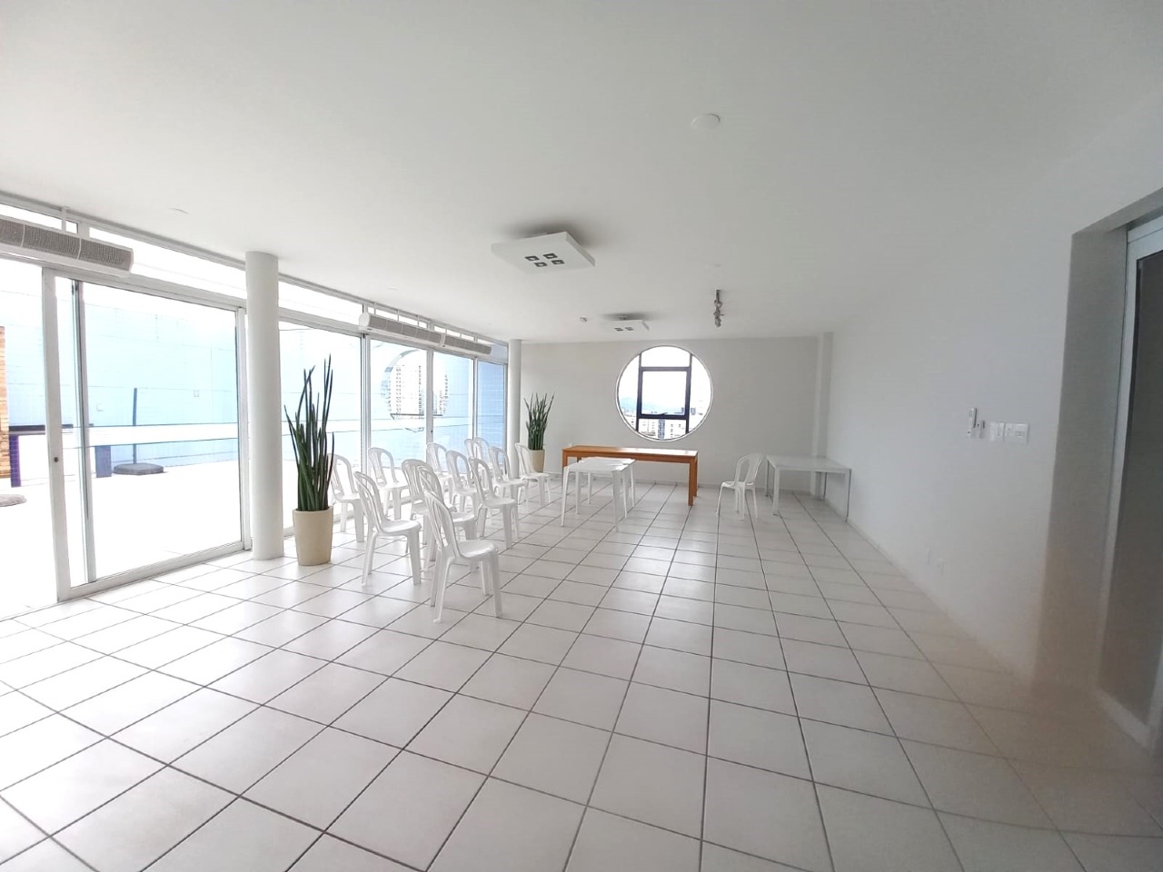 Apartamento à venda no Ponta da Praia: 