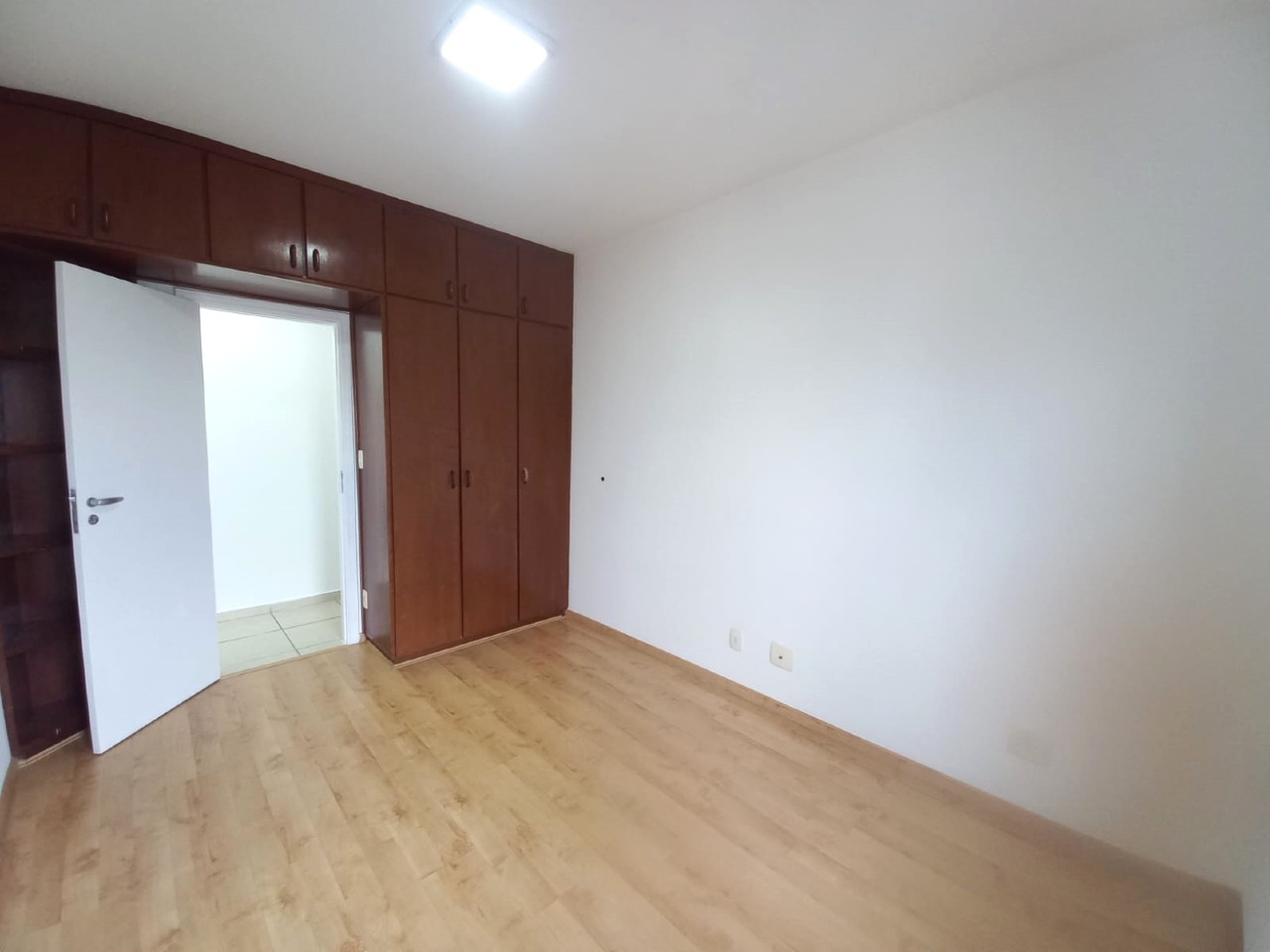 Apartamento à venda no Ponta da Praia: 