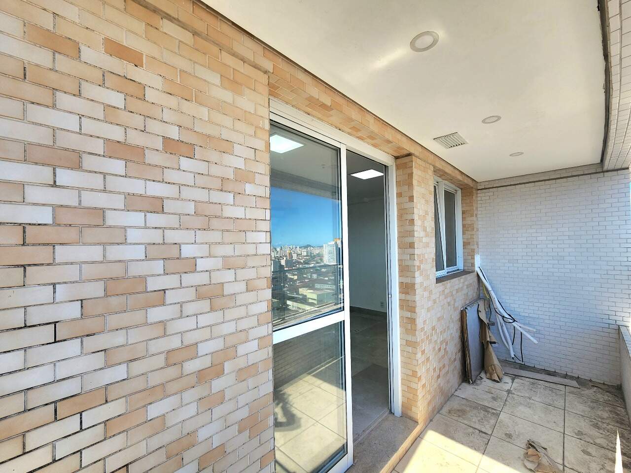 Sala para aluguel no Encruzilhada: 