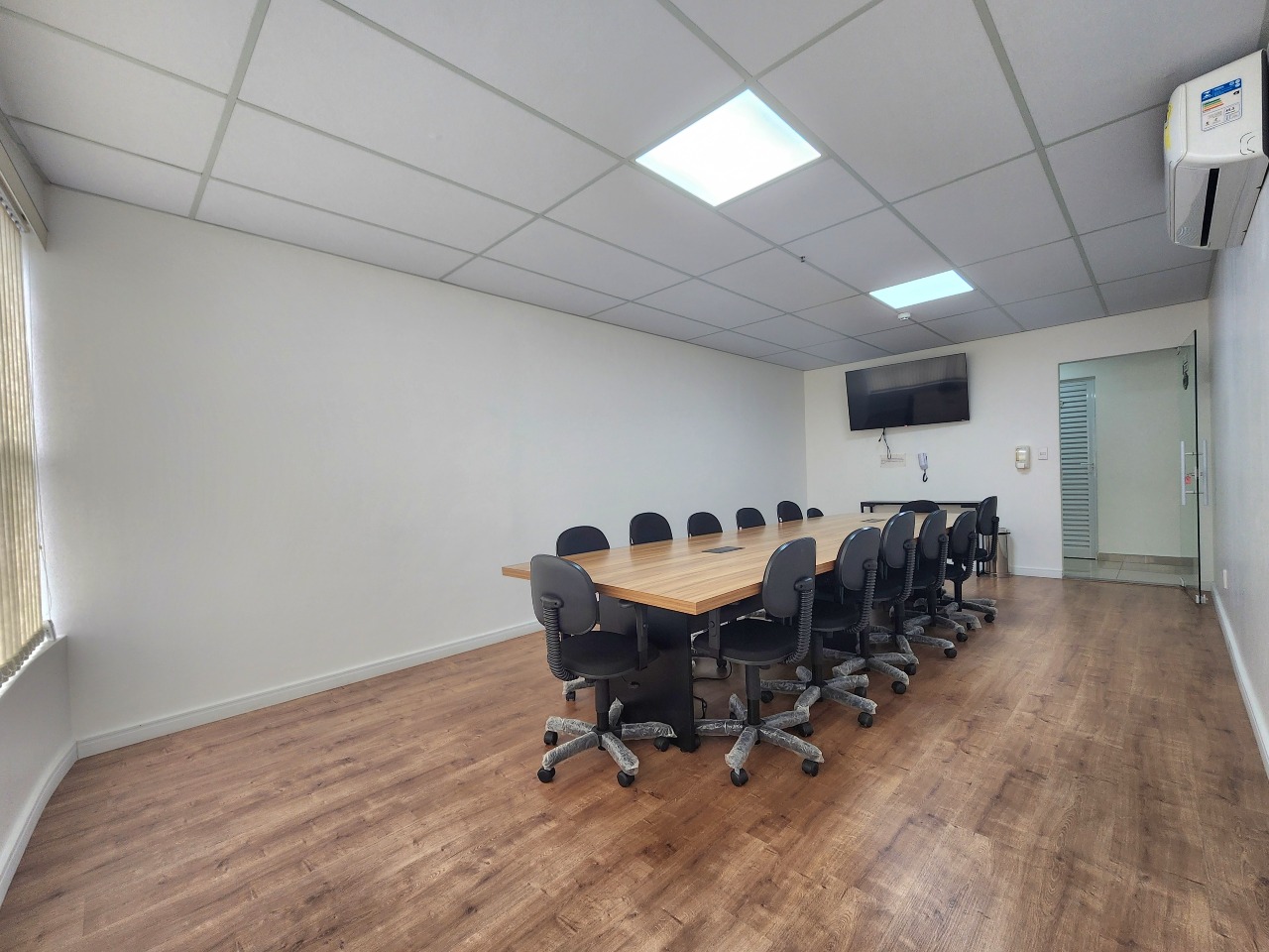 Sala para aluguel no Ponta da Praia: 