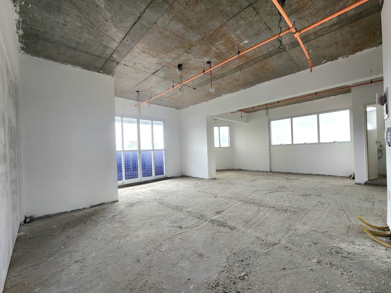 Sala para aluguel no Ponta da Praia: 