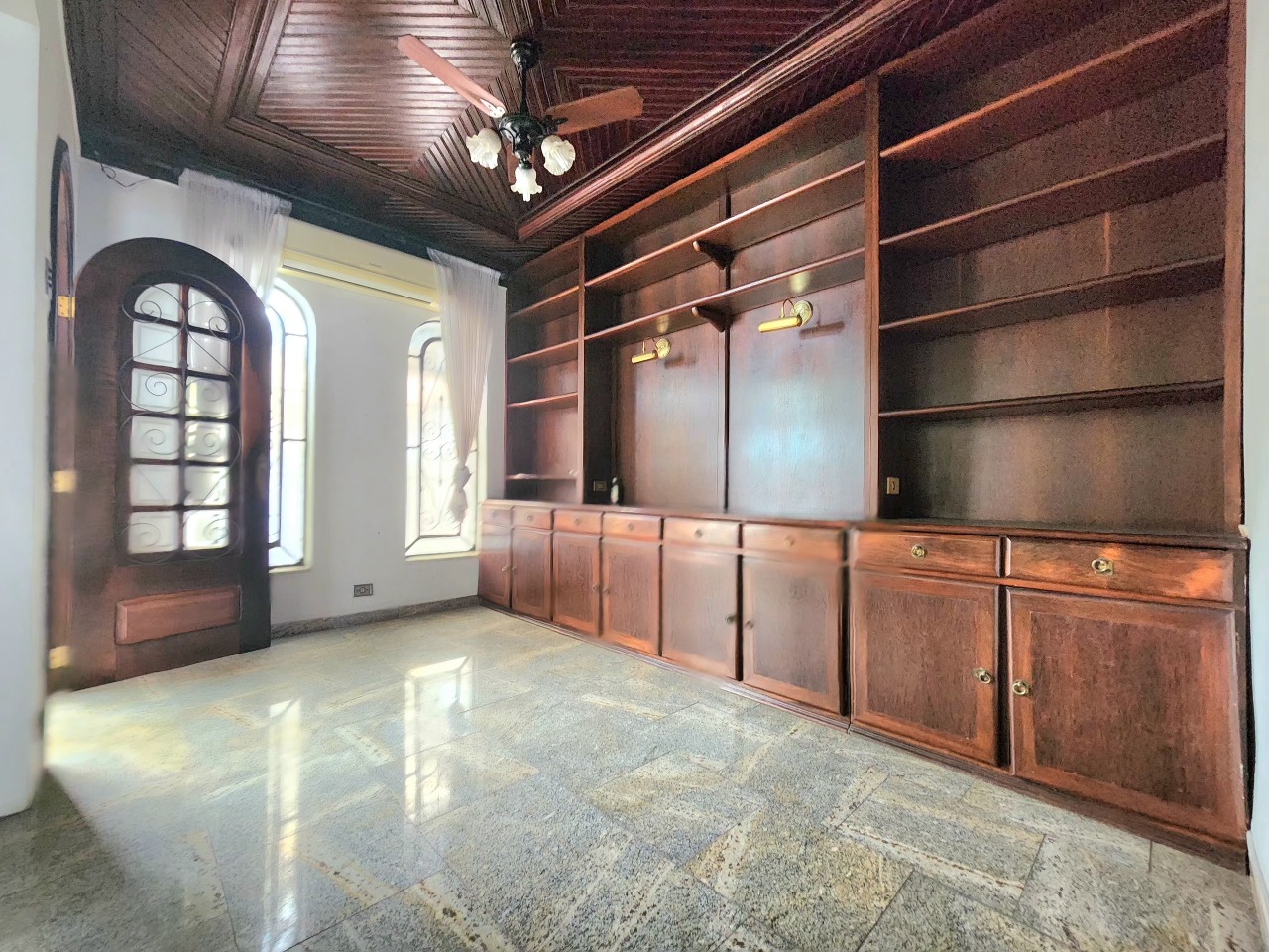 Sobrado à venda no Marapé: 