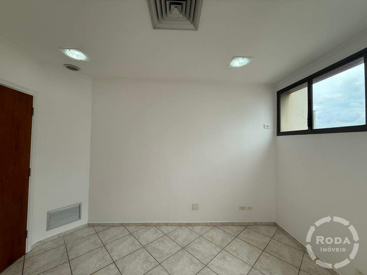 Conjunto Comercial à venda no Vila Mathias: 