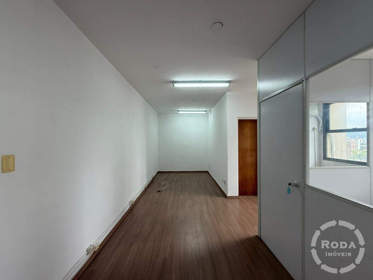 Conjunto Comercial à venda no Vila Mathias: 