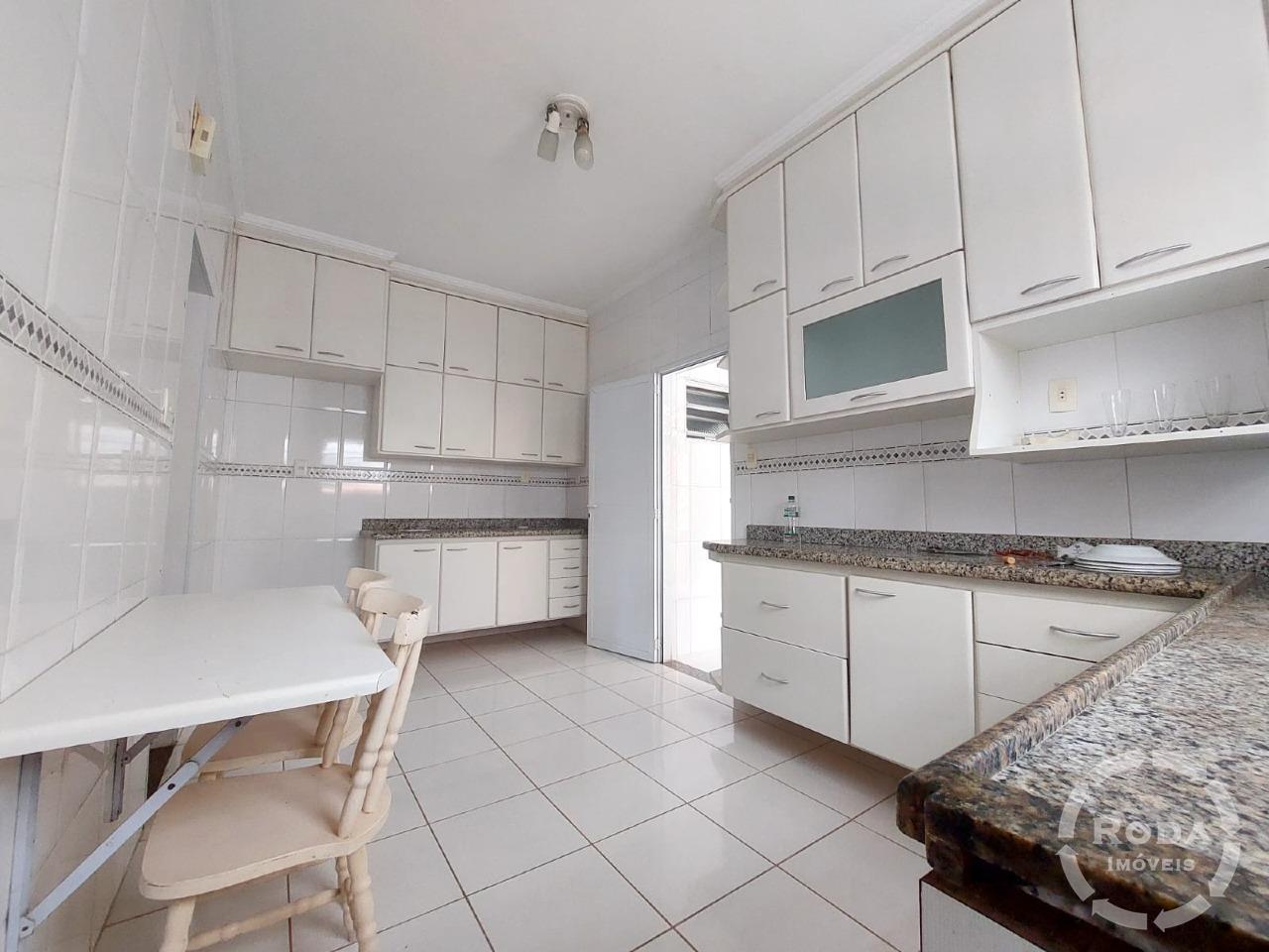 Sobrado à venda no Embaré: 