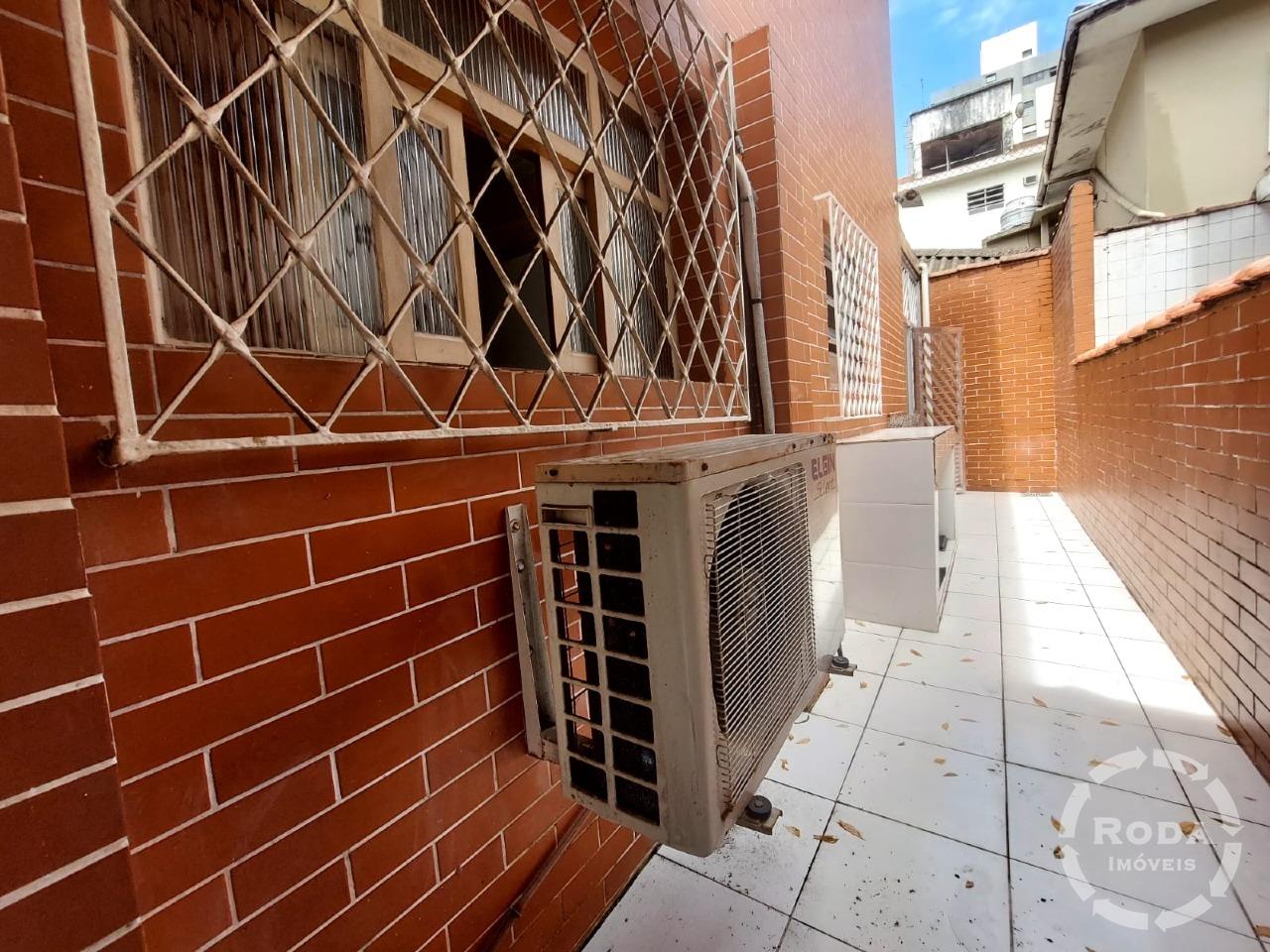 Sobrado à venda no Embaré: 