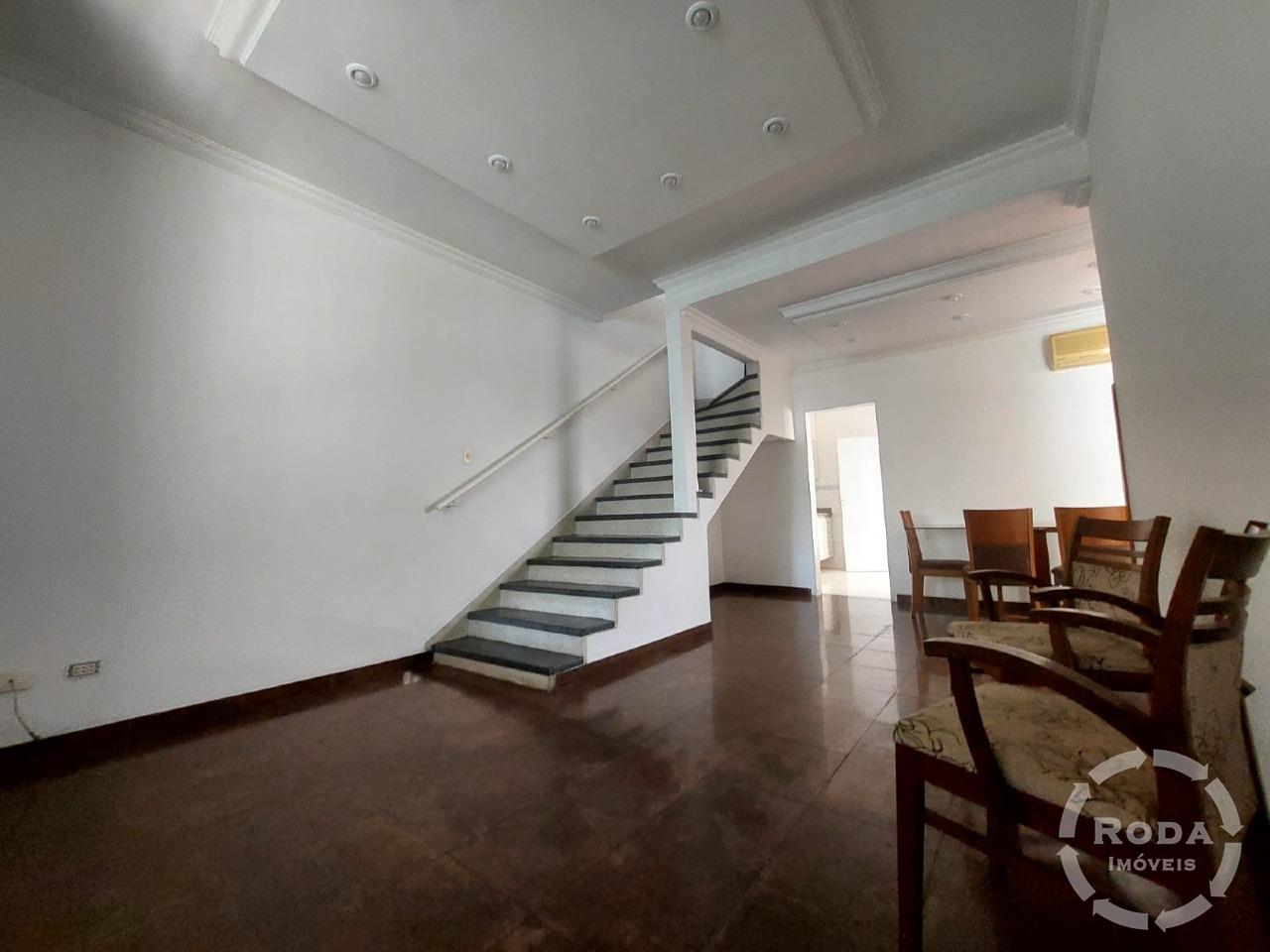 Sobrado à venda no Embaré: 