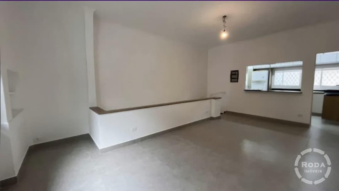 Casa Sobreposta Alta à venda no Embaré: 