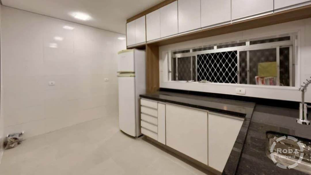 Casa Sobreposta Alta à venda no Embaré: 