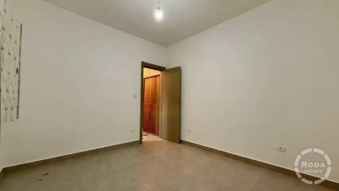 Casa Sobreposta Alta à venda no Embaré: 