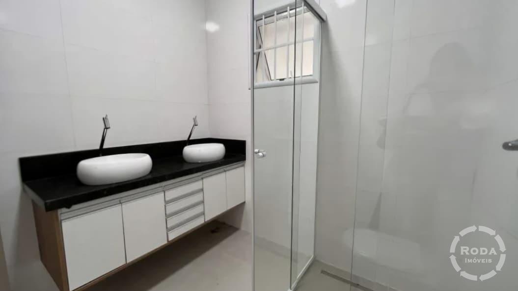 Casa Sobreposta Alta à venda no Embaré: 