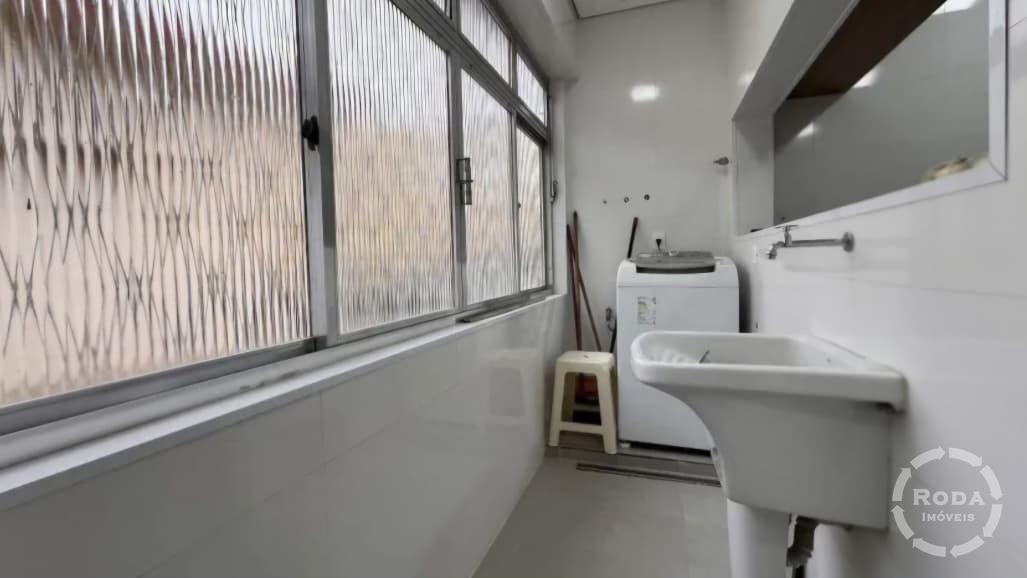 Casa Sobreposta Alta à venda no Embaré: 