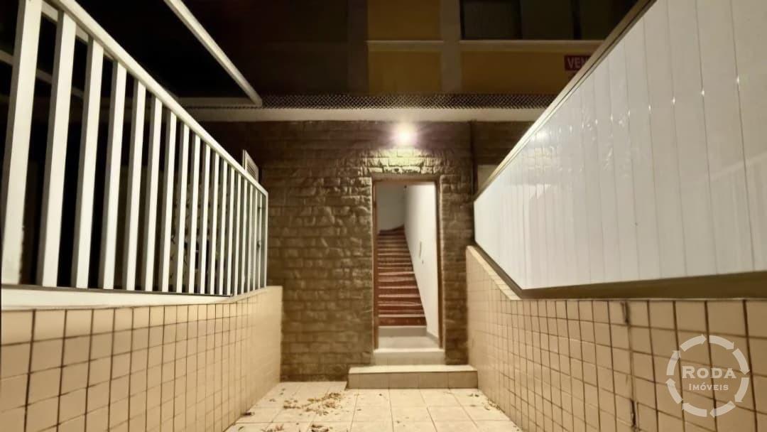 Casa Sobreposta Alta à venda no Embaré: 