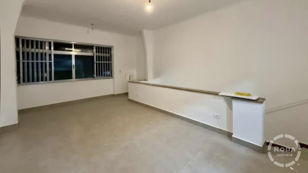 Casa Sobreposta Alta à venda no Embaré: 