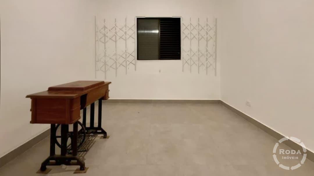 Casa Sobreposta Alta à venda no Embaré: 