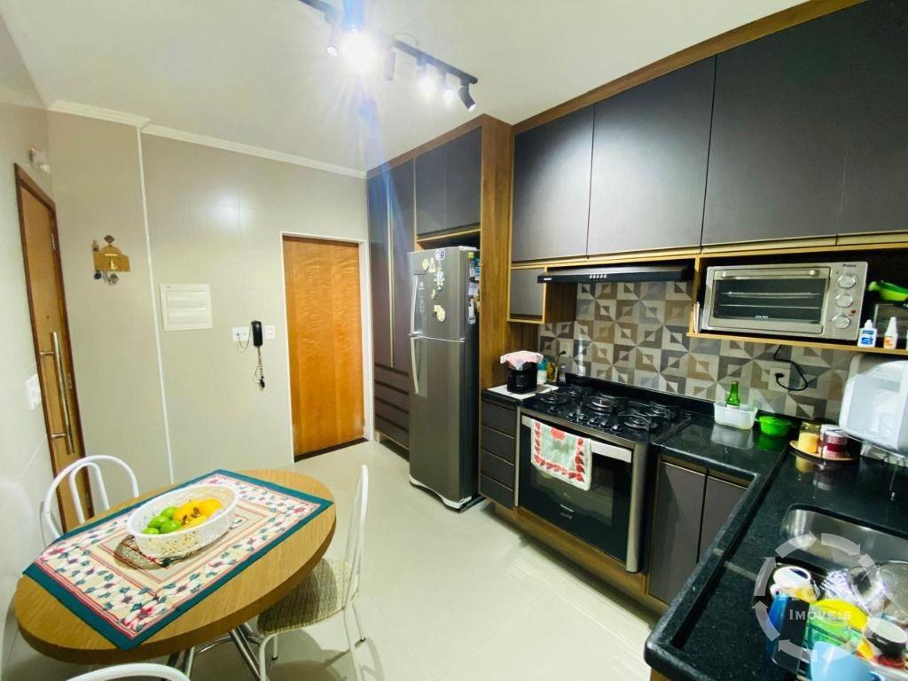 Apartamento à venda no Embaré: 