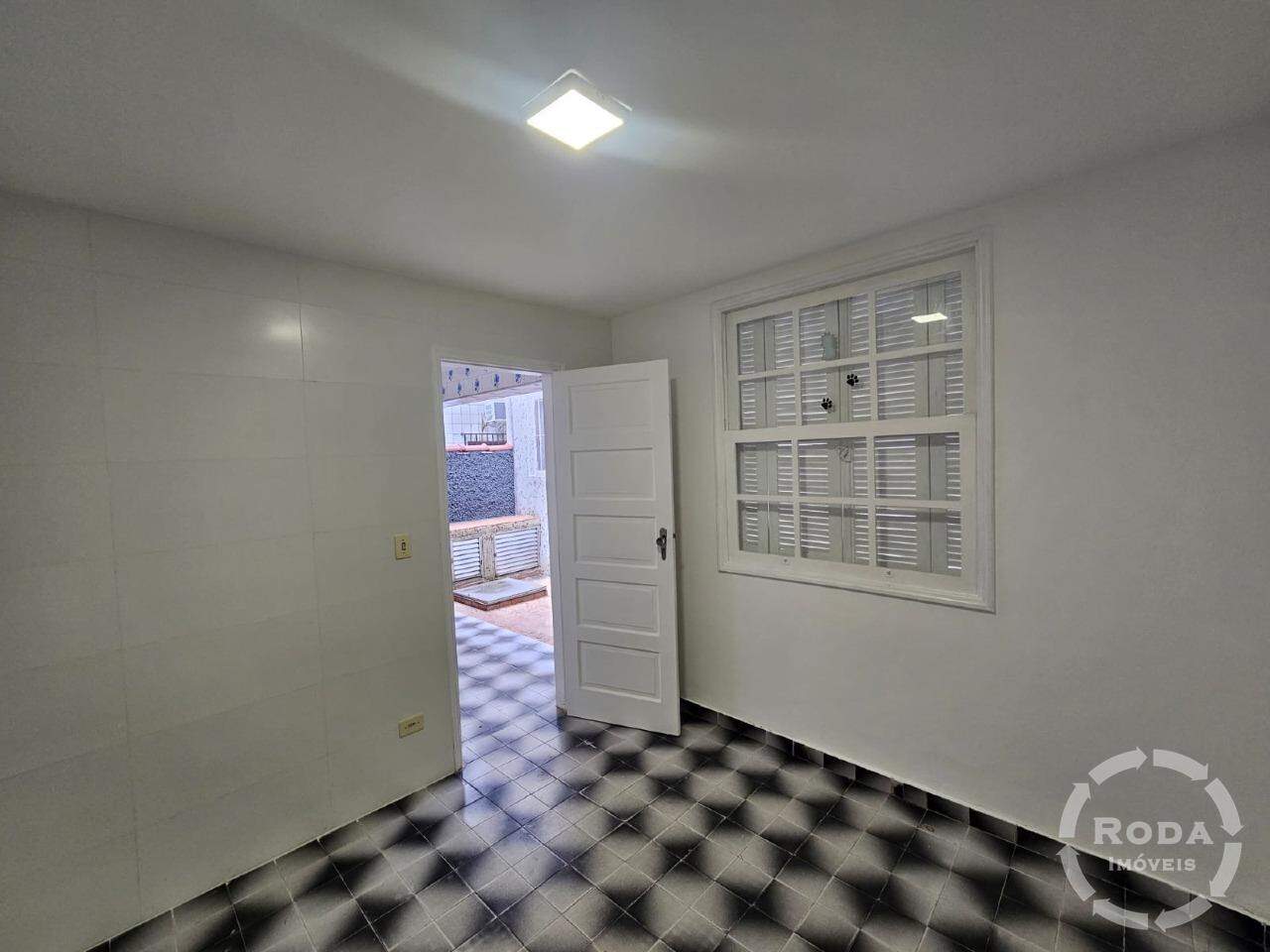 Casa para aluguel no Embaré: 
