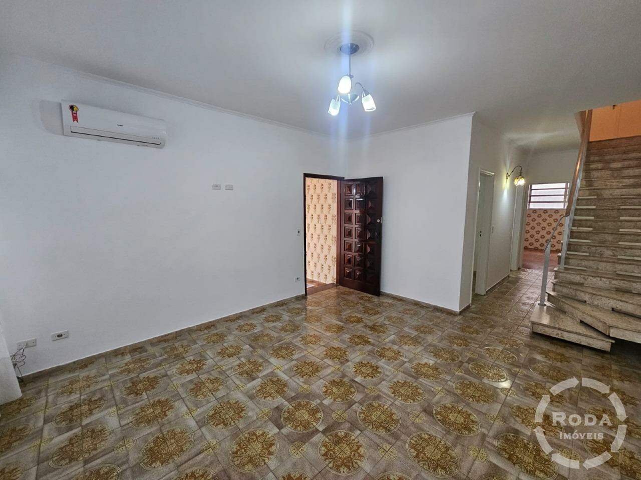 Casa para aluguel no Embaré: 