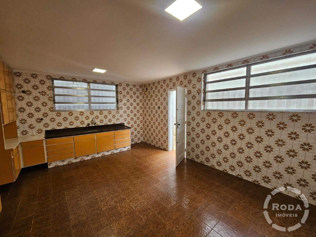 Casa para aluguel no Embaré: 