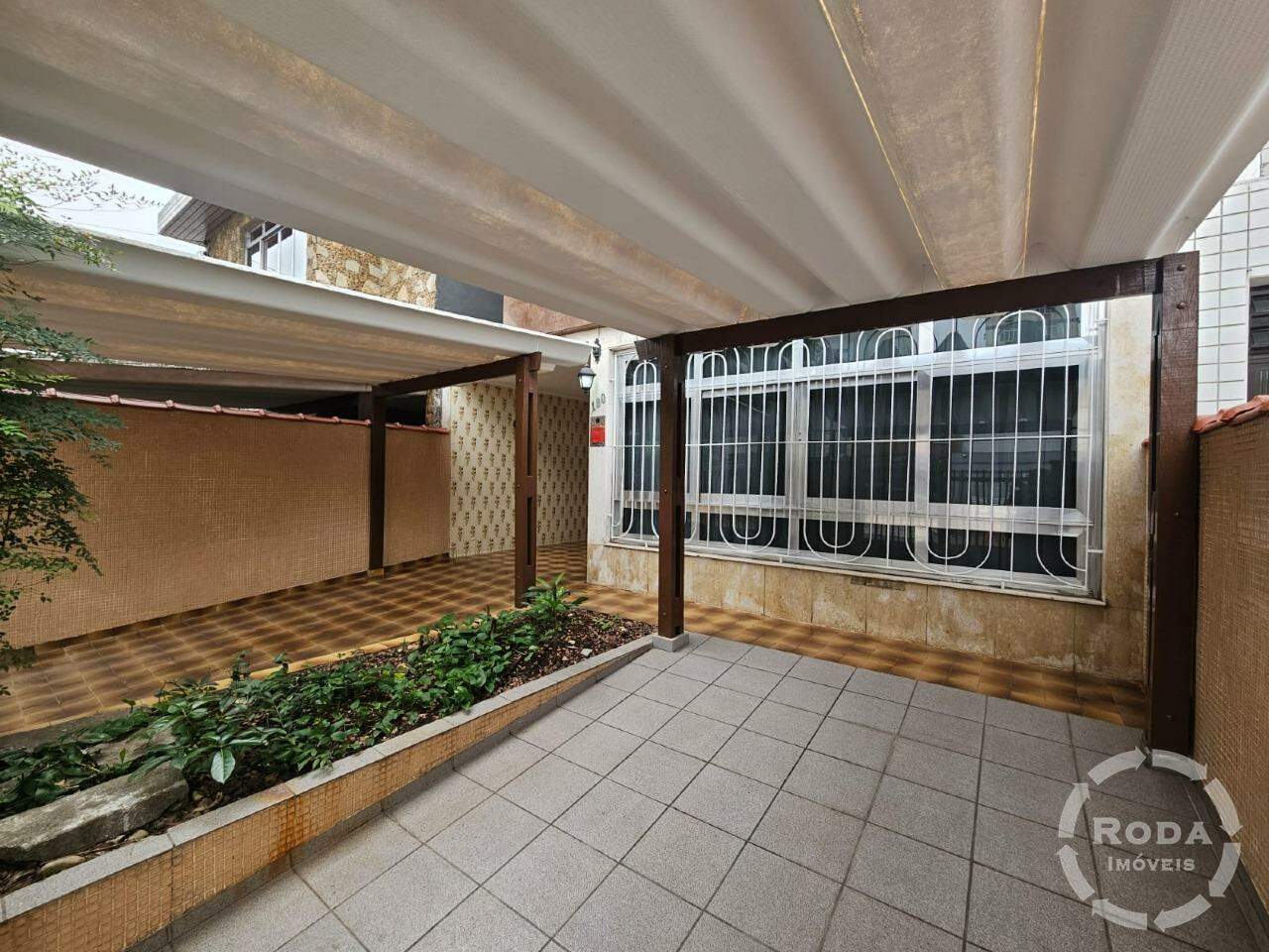 Casa para aluguel no Embaré: 