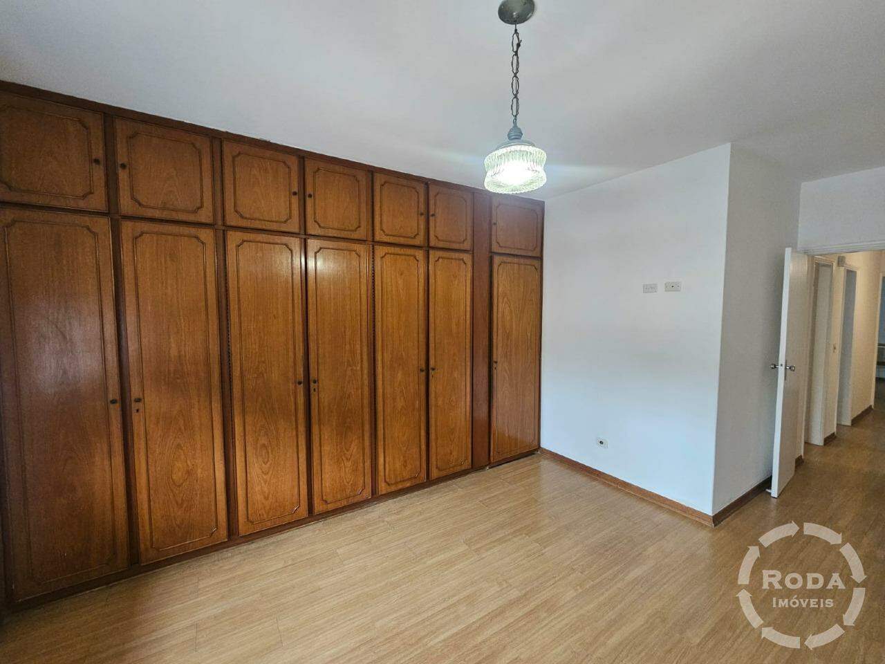 Casa para aluguel no Embaré: 