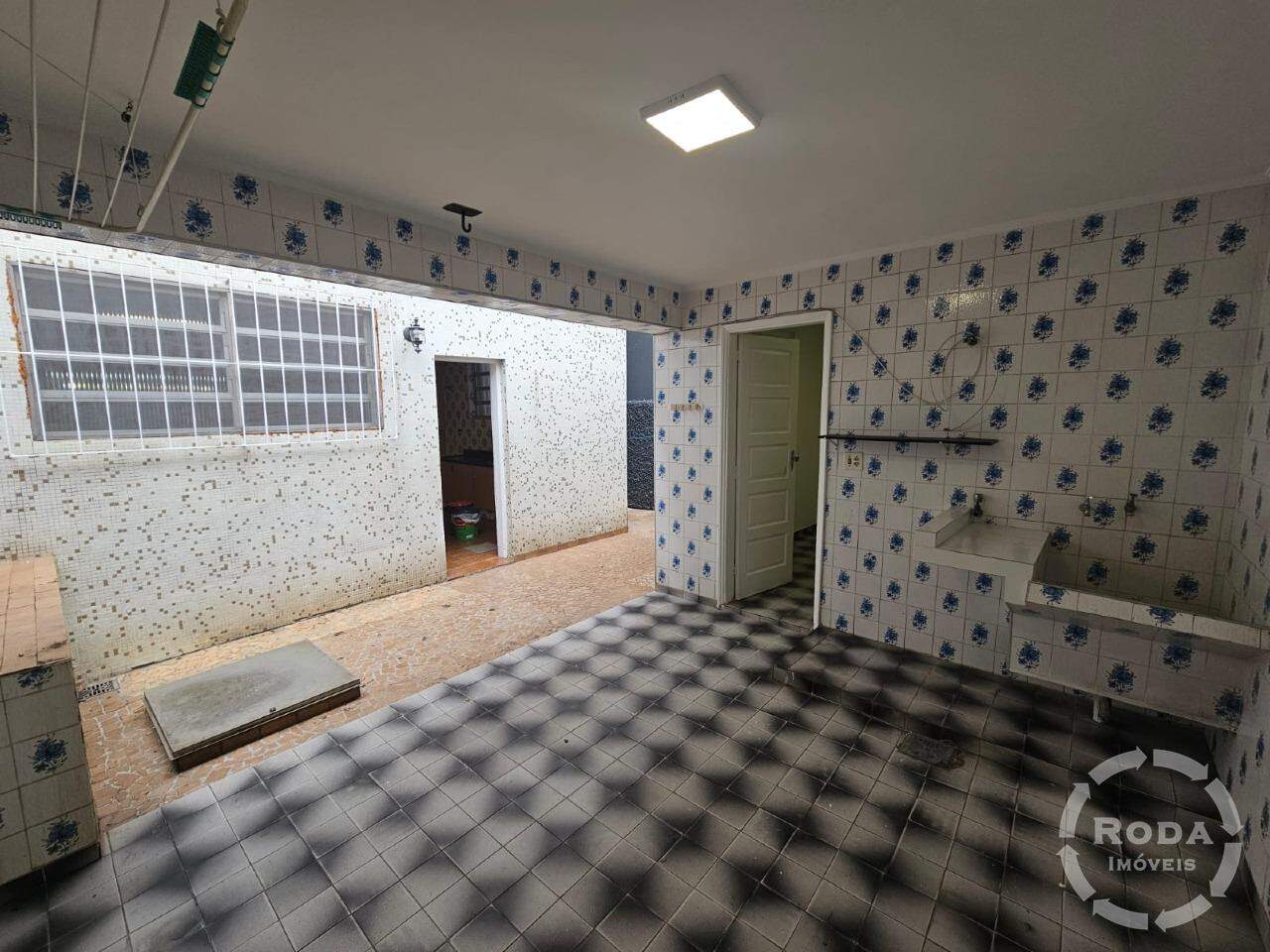 Casa para aluguel no Embaré: 