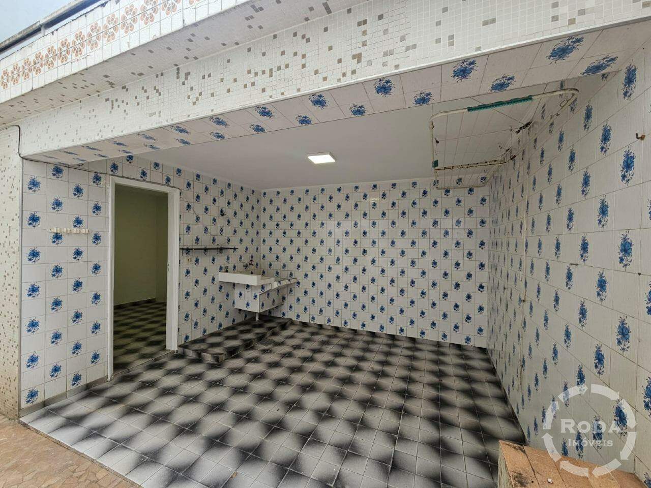 Casa para aluguel no Embaré: 