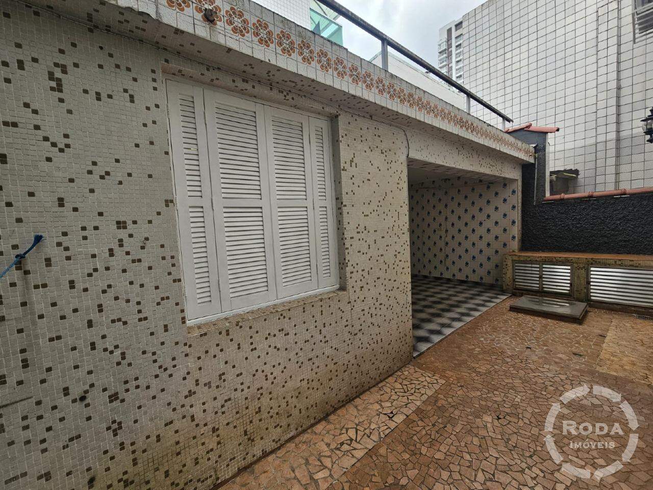 Casa para aluguel no Embaré: 