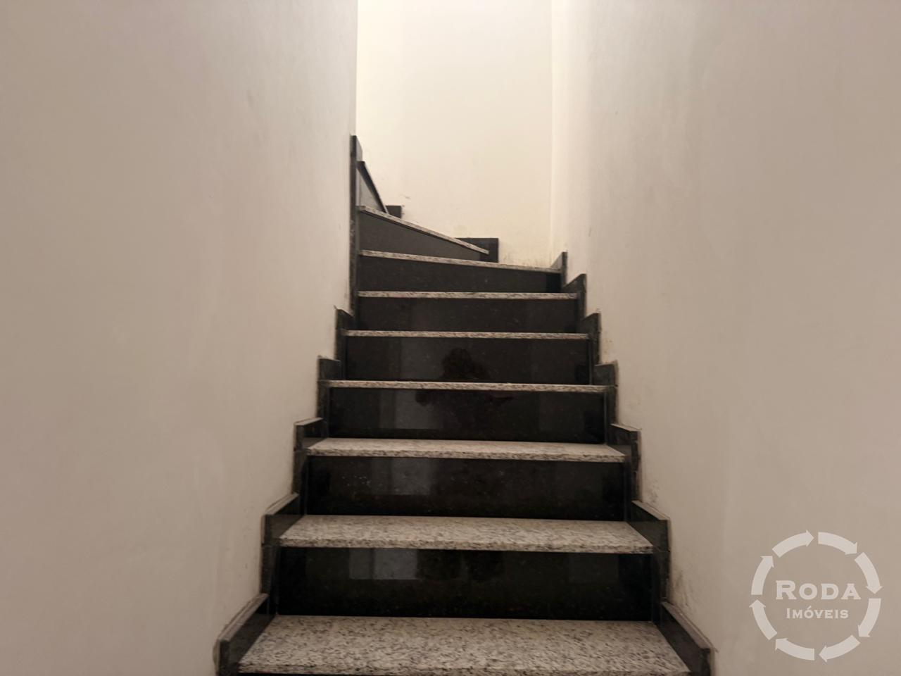 Casa Sobreposta Alta à venda no Aparecida: 