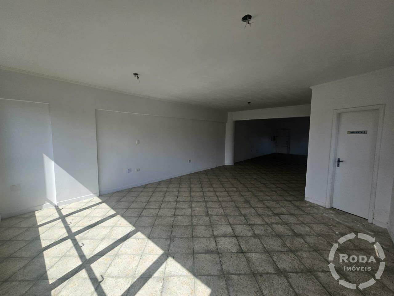 Sala à venda no Encruzilhada: 