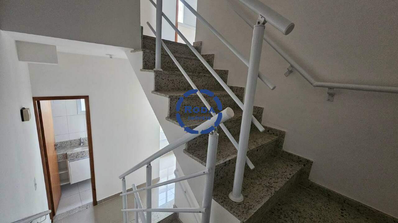 Casa de Condomínio à venda no Marapé: 