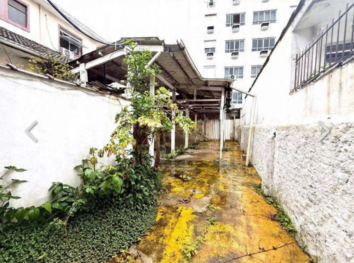 Terreno à venda no Embaré: 