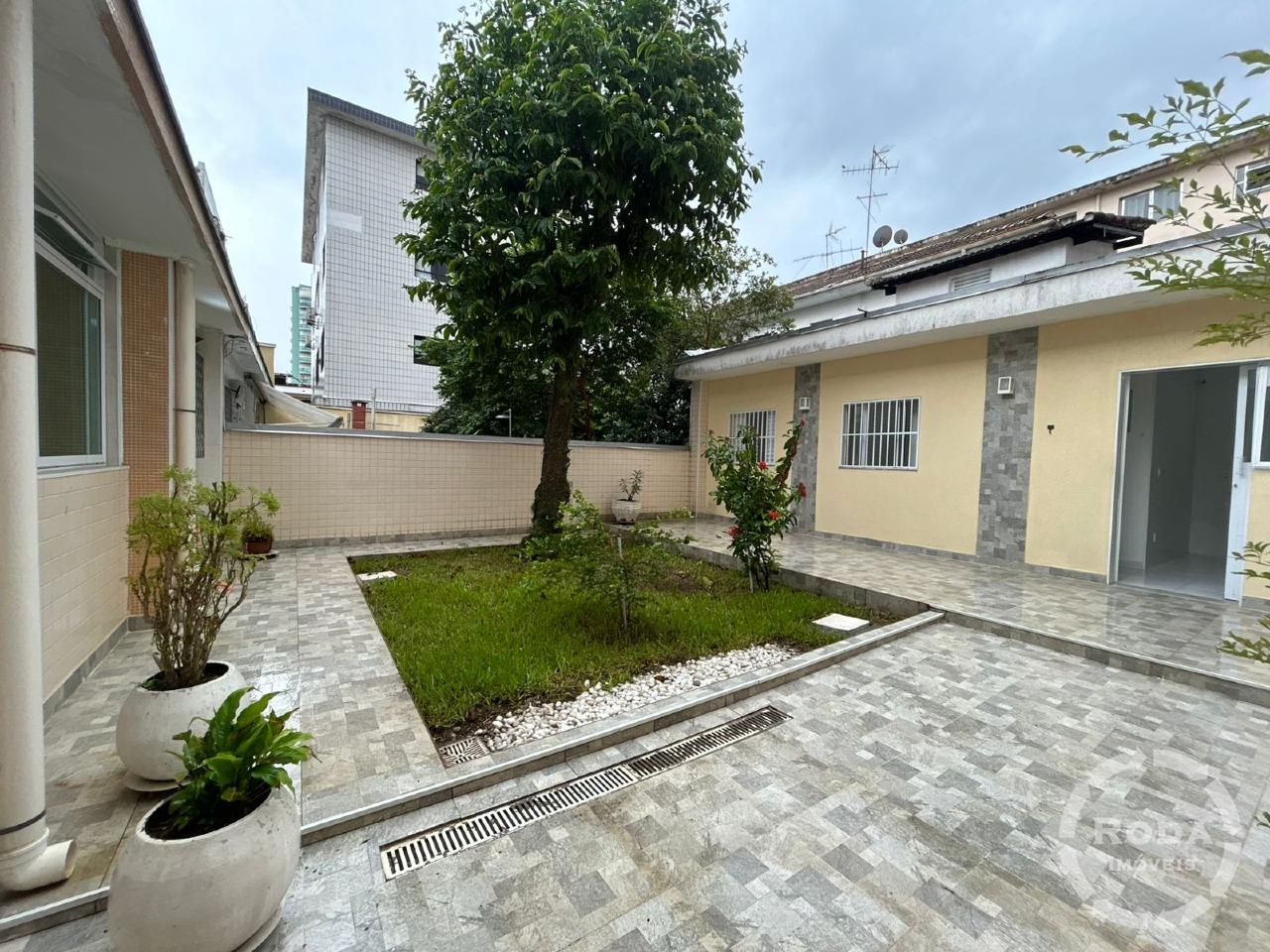 Sobrado Geminado à venda no Embaré: 