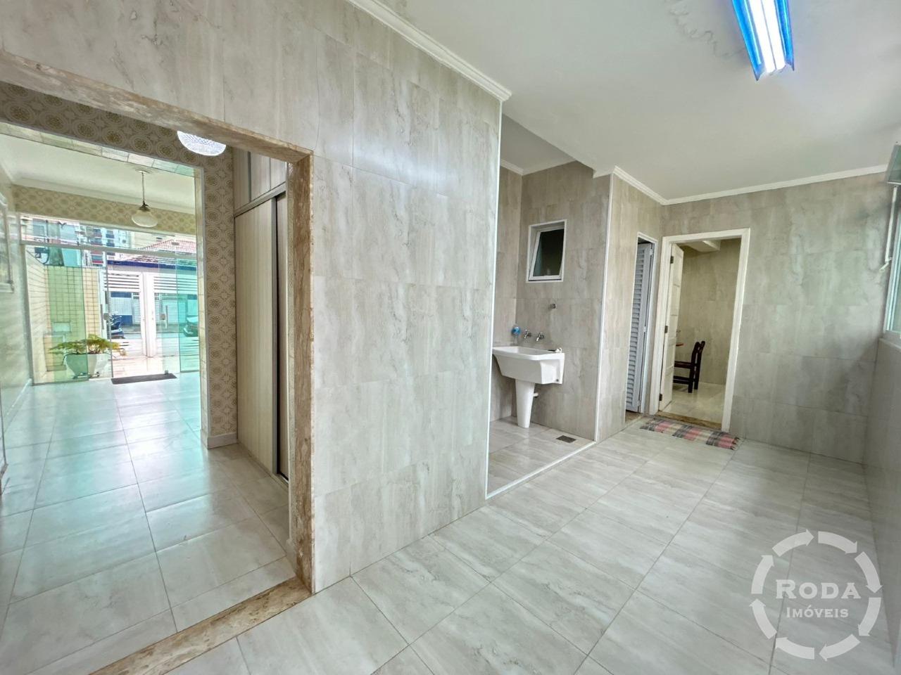 Sobrado Geminado à venda no Embaré: 