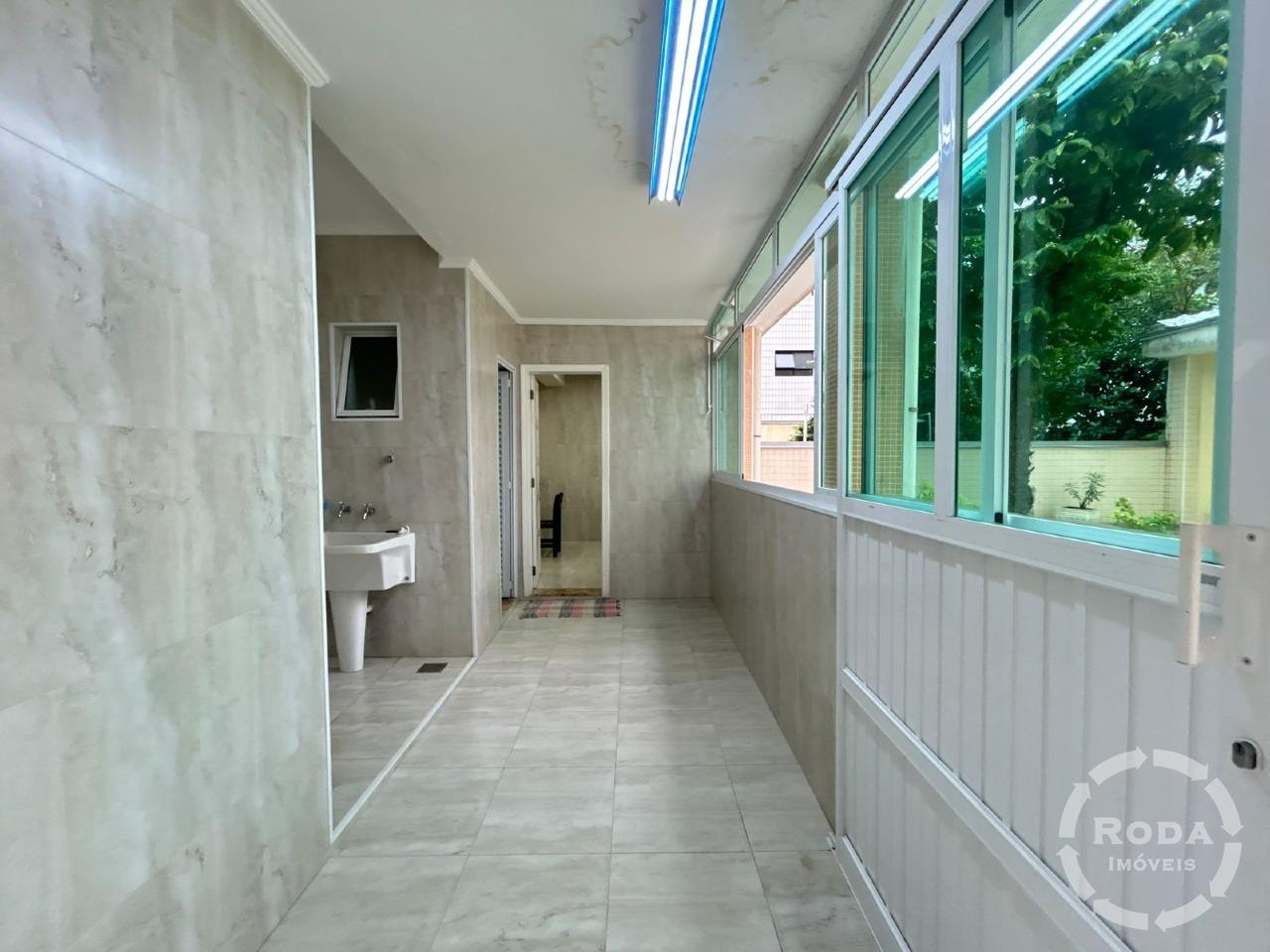 Sobrado Geminado à venda no Embaré: 