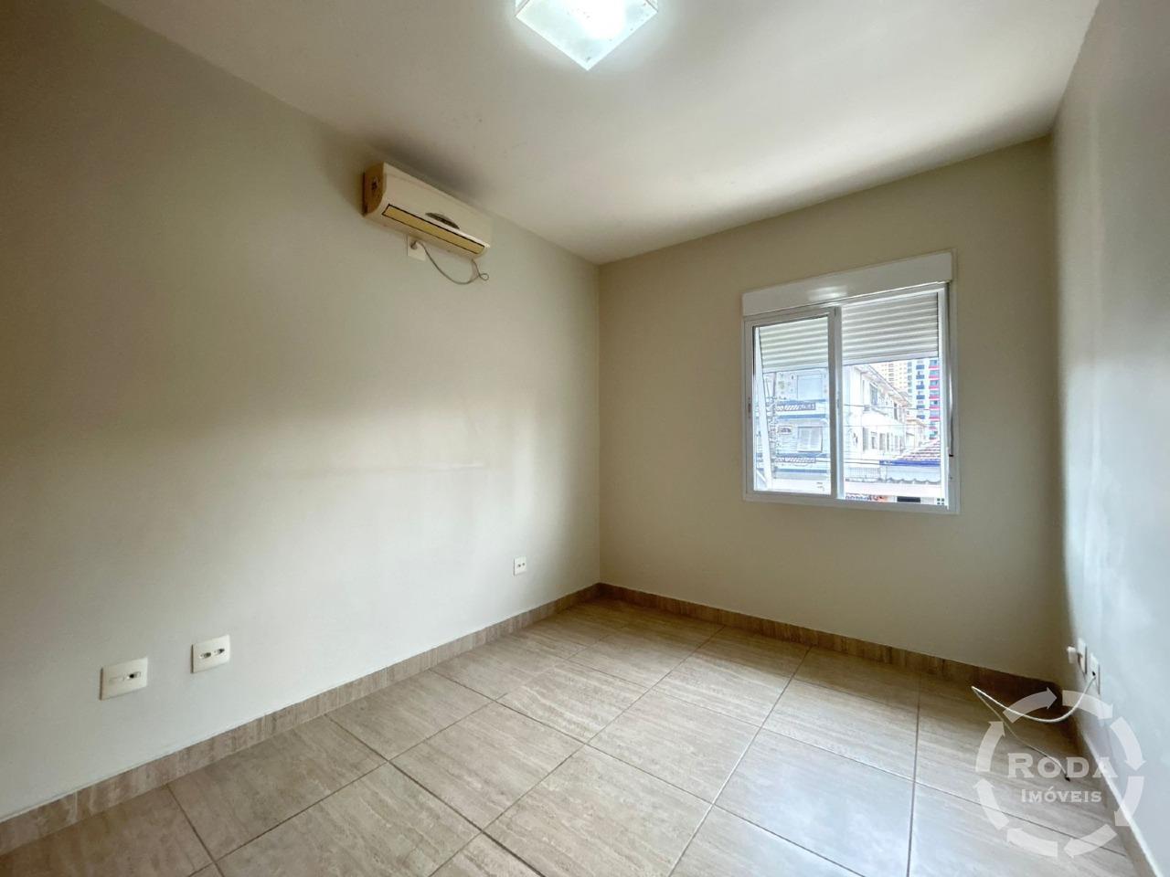 Sobrado Geminado à venda no Embaré: 