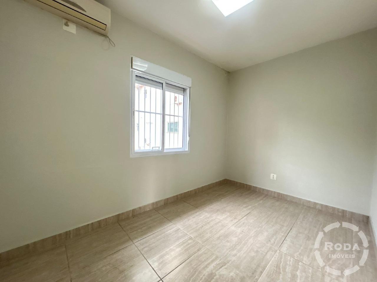 Sobrado Geminado à venda no Embaré: 