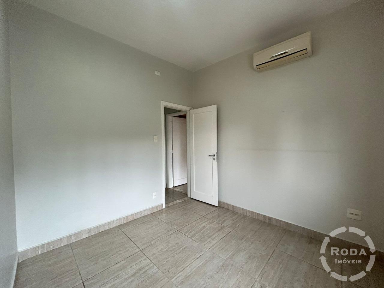 Sobrado Geminado à venda no Embaré: 