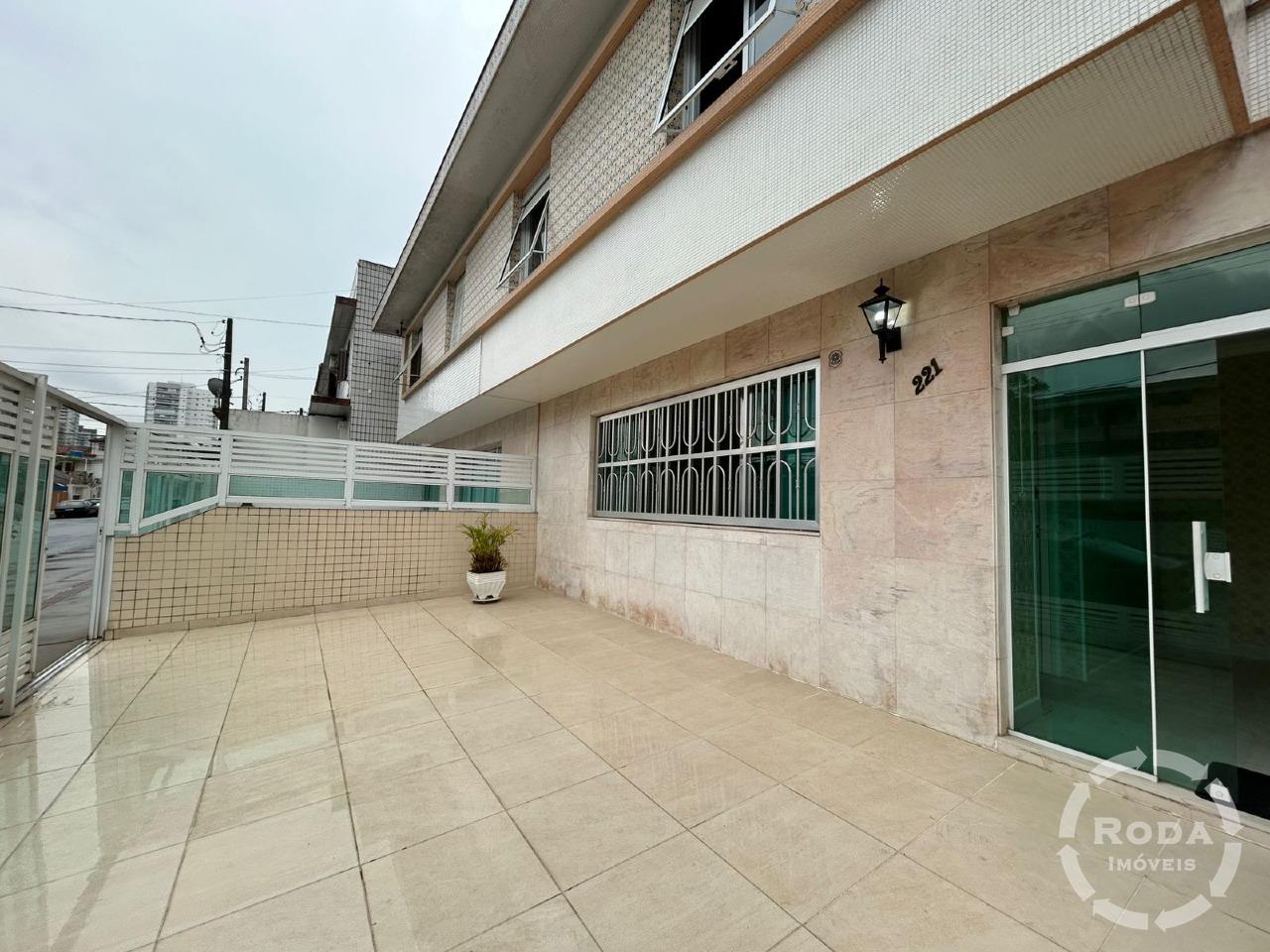 Sobrado Geminado à venda no Embaré: 