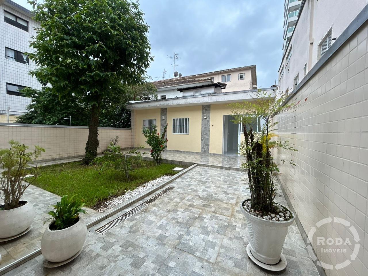 Sobrado Geminado à venda no Embaré: 