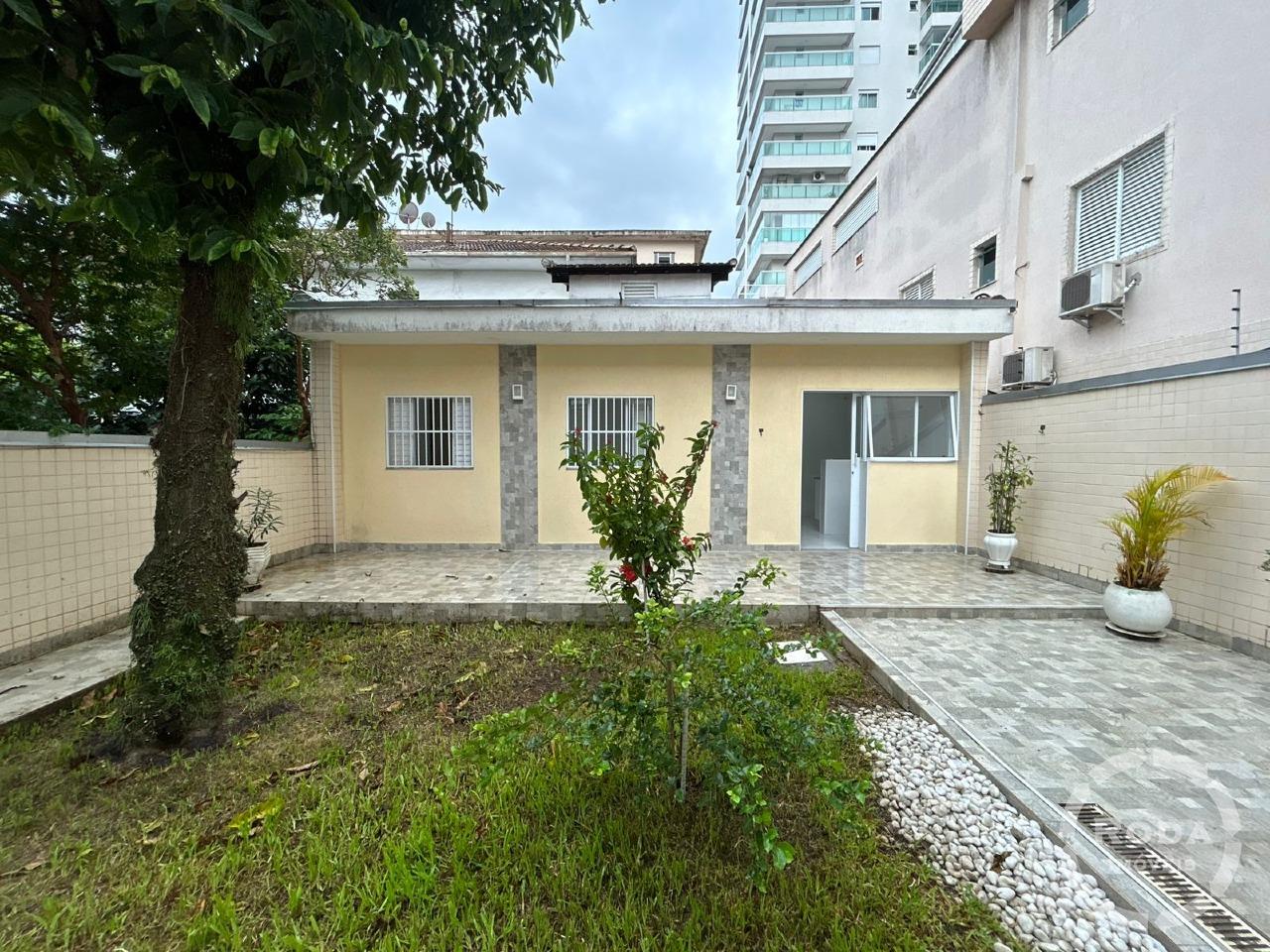 Sobrado Geminado à venda no Embaré: 